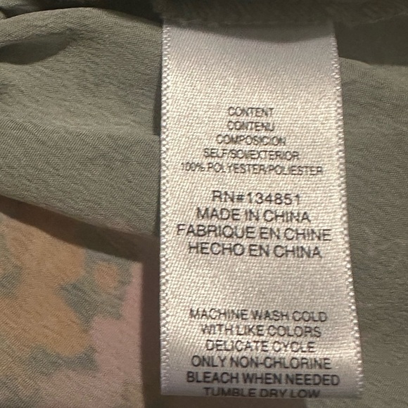 NWT! WAYF Off-the-Shoulder Floral Print Long Sleeve Smocked Crop Top SIZE S - Picture 5 of 12